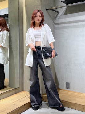 「秋先取りコーデ」｜「アイテム（クラッチバッグ）」を使った、サエさん（レディース・159cm）の夏コーディネート