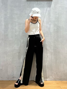 「PBLIM（ページボーイリム）のPAGEBOYLIM/ロゴ刺繍バケットハット2（ハット）」を使った、サエさん（レディース・159cm）の夏コーディネート