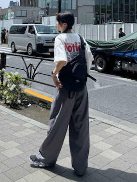 「アイテム（スラックス）」を使った、サエさん（レディース・159cm・20代）の春コーディネート