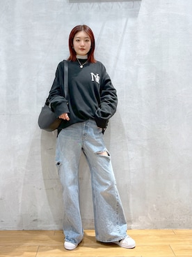 「PAGEBOY（ページボーイ）のクラックカレッジBIGスウェット（スウェット）」を使った、サエさん（レディース・159cm）の冬コーディネート