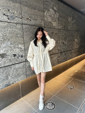 「JIMMY CHOO（ジミーチュウ）のアイテム（スニーカー）」を使った、MIKIさん（レディース・163cm）の夏コーディネート