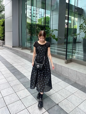 「JIMMY CHOO（ジミーチュウ）のアイテム（スニーカー）」を使った、MIKIさん（レディース・163cm）の夏コーディネート