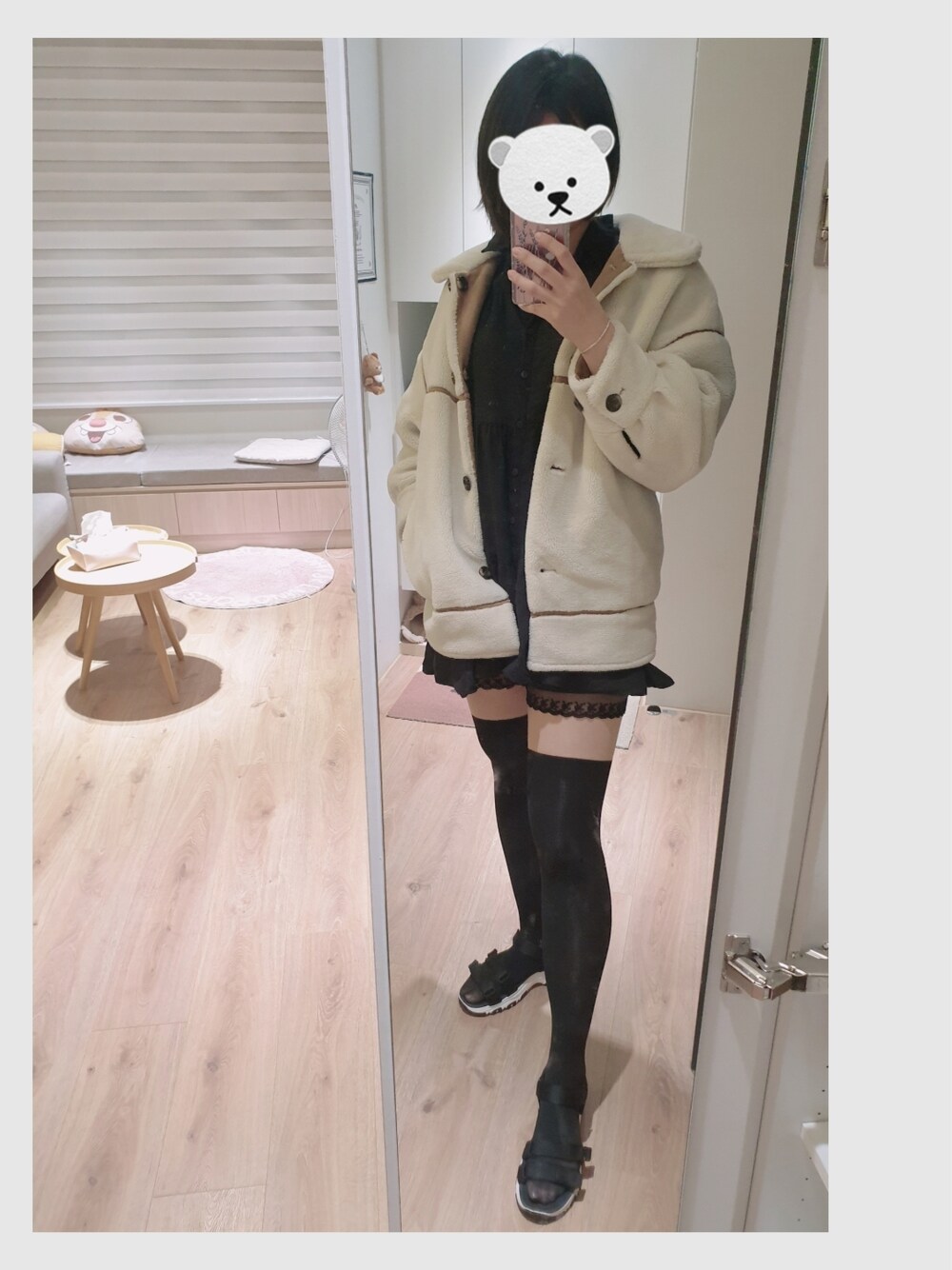 「black」｜「ZARAのアイテム（シャツワンピース、ブラック系）」を使った、🧸175さん（レディース・175cm）の冬コーディネートの2枚目の写真