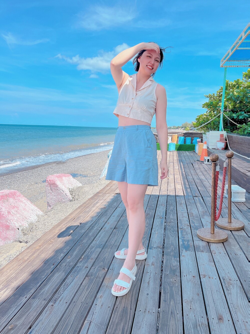 「高身長女子、麻料短褲、無袖襯衫」｜「niceioiのアイテム（シャツ/ブラウス、ベージュ系）」を使った、🧸175さん（レディース・175cm）の夏コーディネートの1枚目の写真