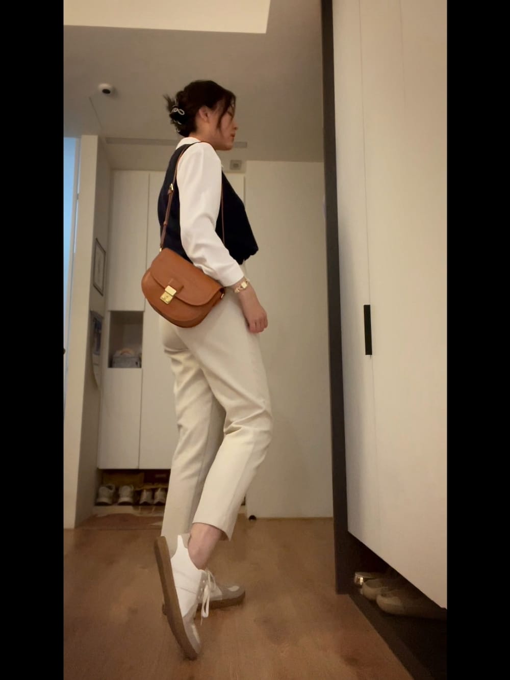 「高身長女子、背心、德訓鞋」｜「shoopenのShoopen X 以下德國陸軍運動鞋（シューズ、ホワイト系）」を使った、🧸175さん（レディース・175cm）の春コーディネートの1枚目の写真
