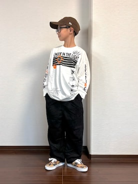 「PAIRMANON STREET（ペアマノンストリート）の【90-160cm】吸水速乾 マルチ アソート プリント ロンT 長袖 Tシャツ 【PAIRMANON STREET】（Tシャツ/カットソー、ホワイト系）」を使った、ryoooutaaaさん（キッズ・135cm）の秋コーディネート
