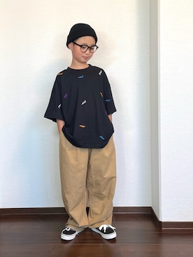 「PAIRMANON STREET（ペアマノンストリート）の【PAIRMANON STREET】総柄 刺繍 ロゴ オーバーサイズ Tシャツ（Tシャツ/カットソー）」を使った、ryoooutaaaさん（キッズ・129cm）の秋コーディネート