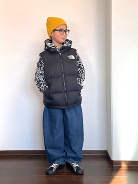 「アイテム（ダウンベスト）」を使った、ryoooutaaaさん（キッズ・129cm）の冬コーディネート