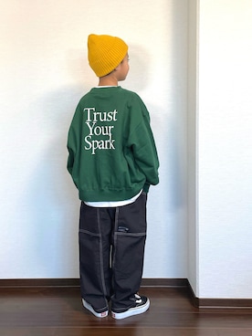 「アイテム（スニーカー）」を使った、ryoooutaaaさん（キッズ・129cm）の秋コーディネート