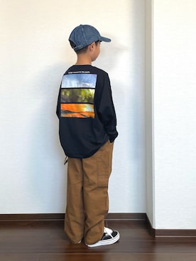 「アイテム（スニーカー）」を使った、ryoooutaaaさん（キッズ・129cm）の秋コーディネート
