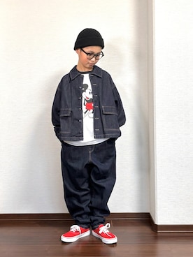 「UNIQLO（ユニクロ）のアイテム（Tシャツ/カットソー、ホワイト系）」を使った、ryoooutaaaさん（キッズ・132cm）の春コーディネート