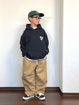 「アイテム（カーゴパンツ）」を使った、ryoooutaaaさん（キッズ・129cm）の冬コーディネート