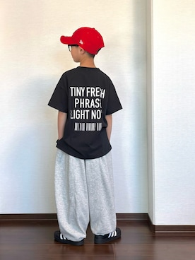 「PAIRMANON STREET（ペアマノンストリート）の裏毛 切替ボリュームスウェットパンツ【PAIRMANON STREET】（スウェットパンツ、グレー系）」を使った、ryoooutaaaさん（キッズ・135cm）の春コーディネート