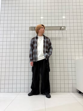 「SENSE OF PLACE by URBAN RESEARCH（センスオブプレイスバイアーバンリサーチ）のワイドカーゴパンツ（その他パンツ、ブラック系）」を使った、shinshinさん（メンズ・166cm）の春コーディネート
