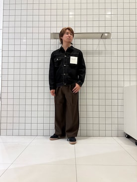 「SENSE OF PLACE by URBAN RESEARCH(センスオブプレイスバイアーバンリサーチ)の『イージーケア/撥水/静電気防止』SKINProofタックワイドスラックス(その他パンツ、ブラウン系)」を使った、shinshinさん(メンズ・166cm)の秋コーディネート