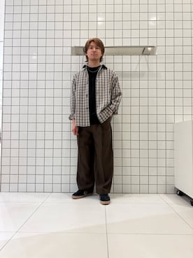 「SENSE OF PLACE by URBAN RESEARCH(センスオブプレイスバイアーバンリサーチ)の『イージーケア/撥水/静電気防止』SKINProofタックワイドスラックス(その他パンツ、ブラウン系)」を使った、shinshinさん(メンズ・166cm)の秋コーディネート