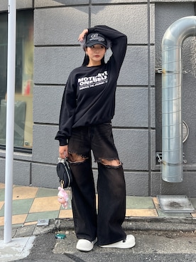 「アイテム（スウェット）」を使った、永田真弓さん（レディース・168cm）の夏コーディネート