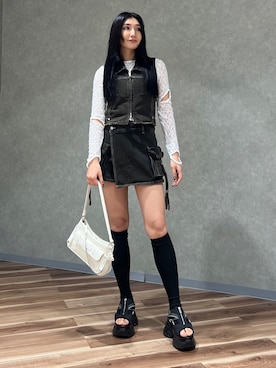 「EMODA（エモダ）のアイテム（ベスト）」を使った、永田真弓さん（レディース・168cm）の春コーディネート