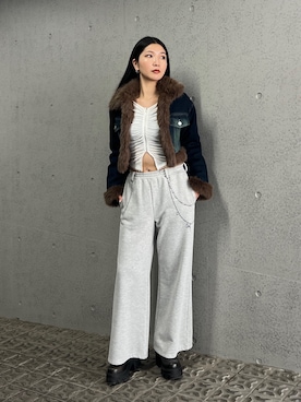 「EMODA（エモダ）のFAUXファードッキングショートジャケット（ブルゾン、ブルー系）」を使った、永田真弓さん（レディース・168cm）の秋コーディネート