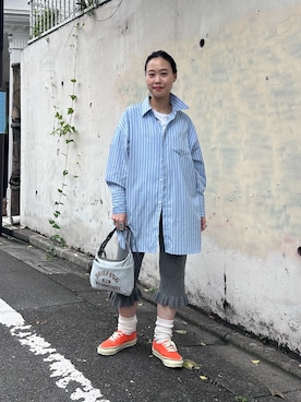 「Ray BEAMS（レイビームス）のスソ フリル ニット カプリ パンツ（その他パンツ、シルバー系）」を使った、黒田 彩乃さん（レディース・153cm）の秋コーディネート