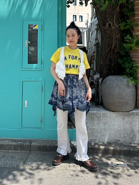 「BEAMS BOY（ビームスボーイ）のバンダナ プリント スカート（スカート、ブルー系）」を使った、黒田 彩乃さん（レディース・153cm）の春コーディネート