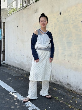 「maturely（マチュアリー）のmaturely / ワッシャー ラグラン アレンジ ロングスリーブ（Tシャツ/カットソー、ホワイト系）」を使った、黒田 彩乃さん（レディース・153cm）の春コーディネート
