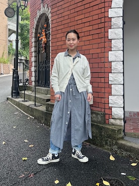 「アイテム（スニーカー）」を使った、黒田 彩乃さん（レディース・153cm）の秋コーディネート