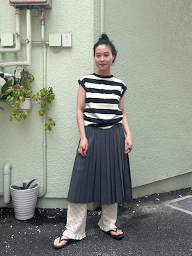 「BEAMS BOY（ビームスボーイ）のArch_Flip_Sandal（サンダル、ブラウン系）」を使った、黒田 彩乃さん（レディース・153cm）の夏コーディネート