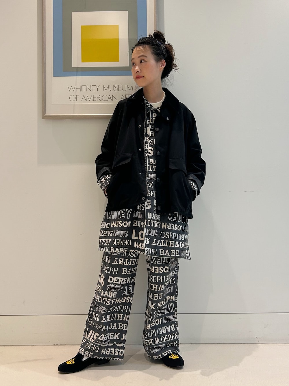 「いいね、save、フォローお願いします🤑、低身長、barbour、バブアー、ジャケット、セットアップ、パンツスタイル、シャツワンピ、モノトーン、秋っぽコーデ更新中」｜「BarbourのBarbour / 別注 Thornbury Jacket 24AW（ブルゾン、ブラック系）」を使った、黒田 彩乃さん（レディース・153cm）の秋コーディネートの1枚目の写真