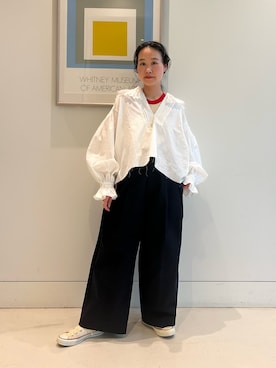 「BEAMS BOY（ビームスボーイ）のワイド タック チノ パンツ（チノパンツ、ブルー系）」を使った、黒田 彩乃さん（レディース・153cm）の春コーディネート