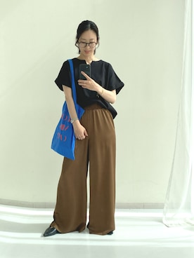 「nissen（ニッセン）のシャイニーサテンクラック柄ワイドパンツ（UVカット・吸汗速乾・接触冷感）＜大きいサイズ有＞（パンツ、ブラウン系）」を使った、あやぱんさん（レディース・157cm）の夏コーディネート