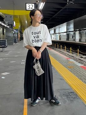 「nissen（ニッセン）の綿１００％立体ロゴ刺しゅうルーズシルエットこなれTシャツ＜大きいサイズ有＞（Tシャツ/カットソー、ホワイト系）」を使った、あやぱんさん（レディース・157cm）の夏コーディネート