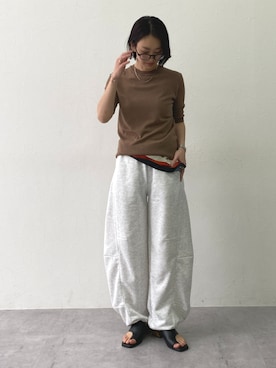 「nissen（ニッセン）の裏毛バレルレッグパンツ（スウェットパンツ、グレー系）」を使った、あやぱんさん（レディース・157cm）の春コーディネート