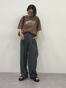「nissen（ニッセン）のストライプタックワイドパンツ（しわになりにくい・速乾・UVカット）＜大きいサイズ有＞（スラックス、グレー系）」を使った、あやぱんさん（レディース・157cm）の夏コーディネート
