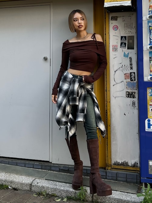 EVRIS 手書きメッセージ ストレートデニム 17 ダメージスリムストレートジーンズ デニム 裾切りっぱなし[品番