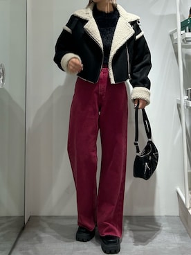 「アイテム（デニムパンツ、レッド系）」を使った、MINAMIさん（レディース・163cm）の冬コーディネート