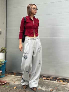 「EVRIS（エヴリス）のスウェードポインテッドスニーカーヒール（パンプス）」を使った、MINAMIさん（レディース・163cm）の秋コーディネート