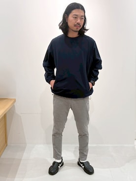 「Grand PARK（グランドパーク）のドライアクティブ テックテーパードパンツ（その他パンツ、グレー系）」を使った、Grand PARK MENSさん（メンズ・168cm）の春コーディネート