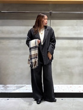 「アイテム（ストール/ショール）」を使った、yuminaさん（レディース・160cm・20代）の秋コーディネート