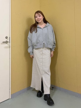 「LOWRYS FARM（ローリーズファーム）のストレッチボリュームヒールブーツ　1044026（ブーツ、ブラック系）」を使った、yuminaさん（レディース・160cm）の秋コーディネート