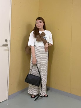 「LOWRYS FARM（ローリーズファーム）のメランジロゴTEE　1048840（Tシャツ/カットソー、ホワイト系）」を使った、yuminaさん（レディース・160cm）の夏コーディネート