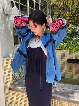 ワンピースを使った「リメイクデニム」の人気ファッション