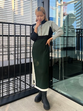 ハーフジップカラーブロックニットワンピースを使った人気ファッション