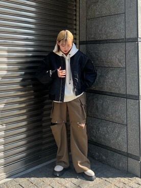 「スリットパンツ」｜「アイテム（MA-1）」を使った、miho fujiwaraさん（レディース・162cm）の秋コーディネート