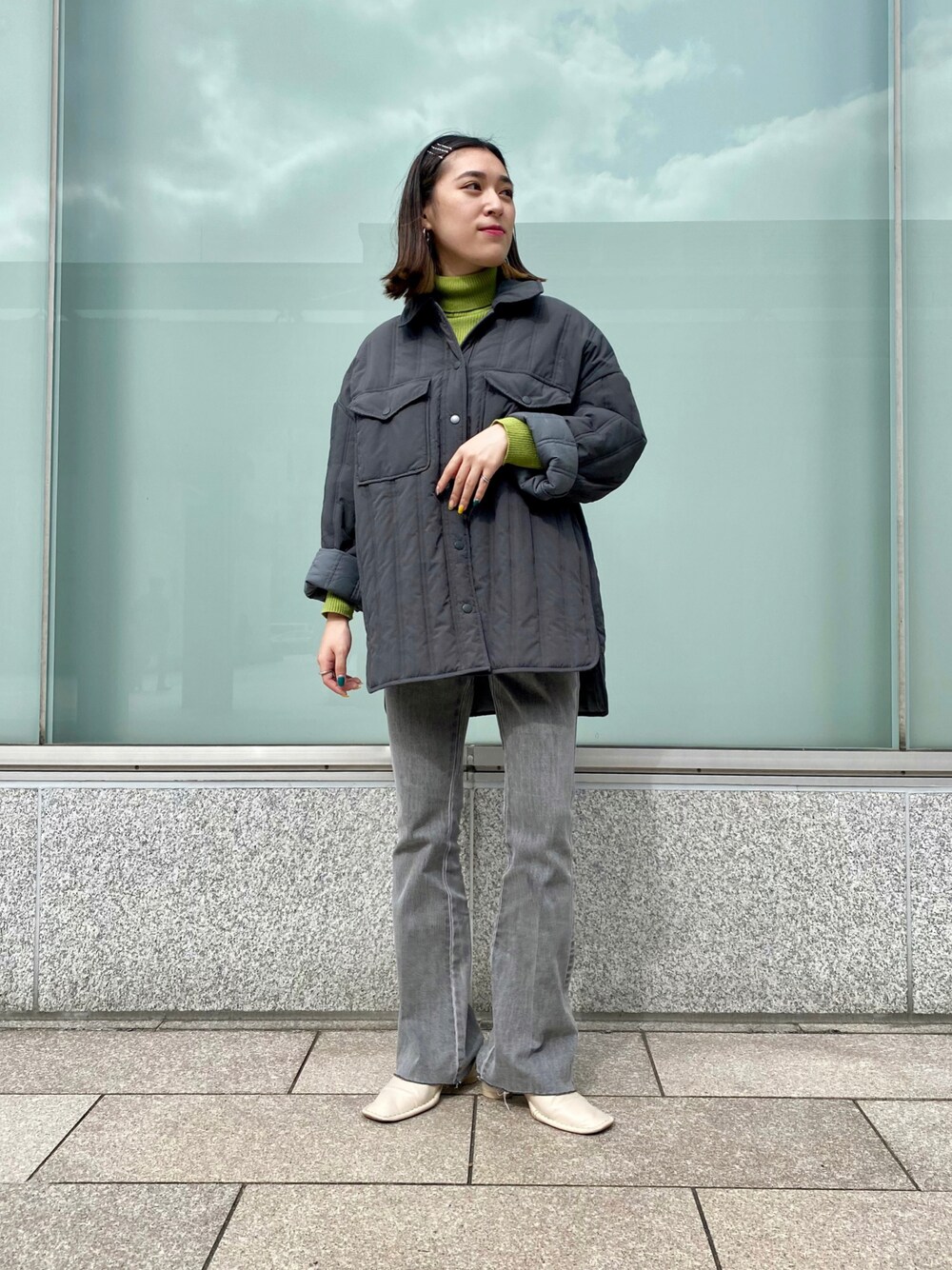 「FREE'S MARTの◆中綿キルトCPOジャケット（ミリタリージャケット、グレー系）」を使った、mikiさん（レディース・151cm）の秋コーディネートの1枚目の写真