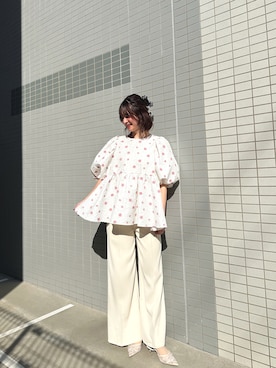 「MERAKI（メラキ）のペプラムフラワーパフスリーブブラウス（シャツ/ブラウス、ホワイト系）」を使った、あすchanさん（レディース・157cm）の春コーディネート