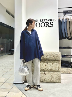 「アイテム（ボストンバッグ、シルバー系）」を使った、ASADAさん（レディース・160cm）の秋コーディネート