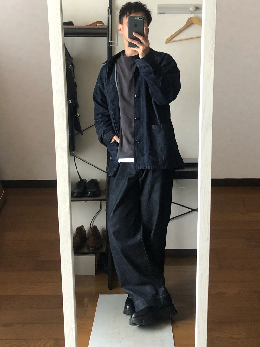 「春コーデ、デニムセットアップ、プチプラ、UNIQLO、WYM、きれいめカジュアル、厚底シューズ、レイヤードスタイル、大人カジュアル、カバーオール、オーバーサイズ、春アウター」｜「YArKAの【YArKA/ヤーカ】silver925 pole line ear cuff /シンプルイヤーカフ シルバー925（イヤーカフ、シルバー系）」を使った、takeさん（メンズ・173cm）の春コーディネートの1枚目の写真