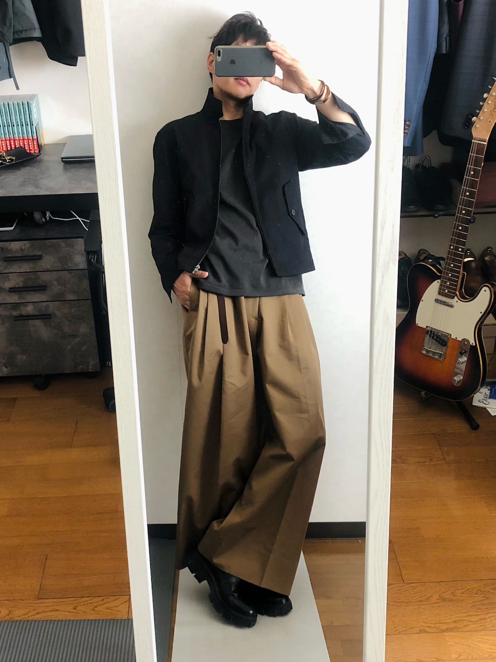 「大人カジュアル、春服デビュー宣言、シンプルコーデ、春コーデ、スウィングトップ、GU、UNIQLO、ユニクロ、nano・universe、guandbeautifulpeople、ワイドパンツ、春ニット、厚底シューズ」｜「DIPTYQUEのDIPTYQUE / "ヴェチヴェリオ" オードトワレ 50ml（香水、その他）」を使った、takeさん（メンズ・173cm）の春コーディネートの1枚目の写真