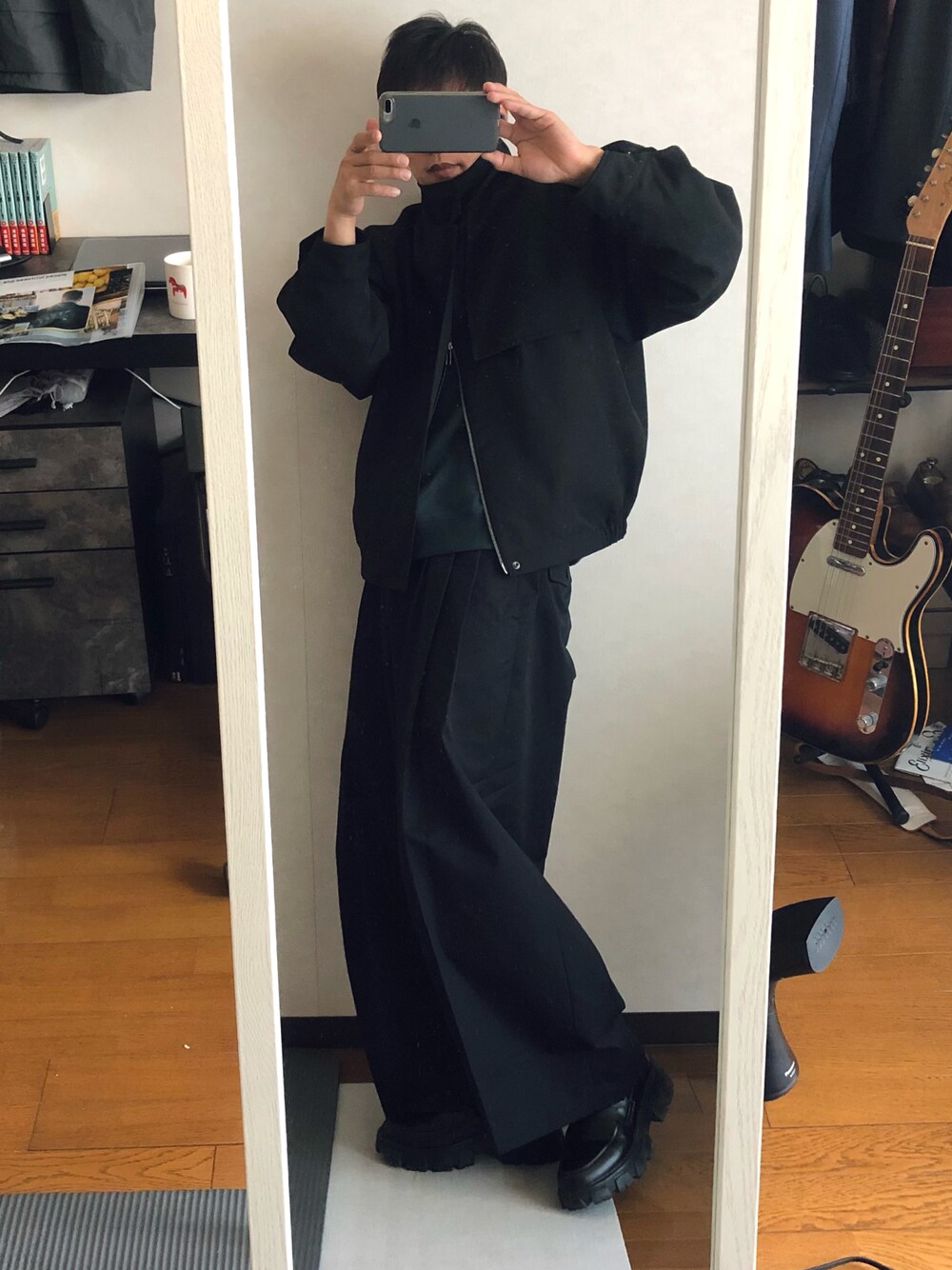「春服デビュー宣言、プチプラ、大人カジュアル、オーバーサイズ、GU and beautiful people、ワイドパンツ、WYM、GU、ミリタリー、ブラック、きれいめカジュアル」｜「WYM LIDNMのMILITARY STAND HI TWISTED GABA BLOUSON SET-UP（ブルゾン、ブラック系）」を使った、takeさん（メンズ・173cm）の春コーディネートの1枚目の写真